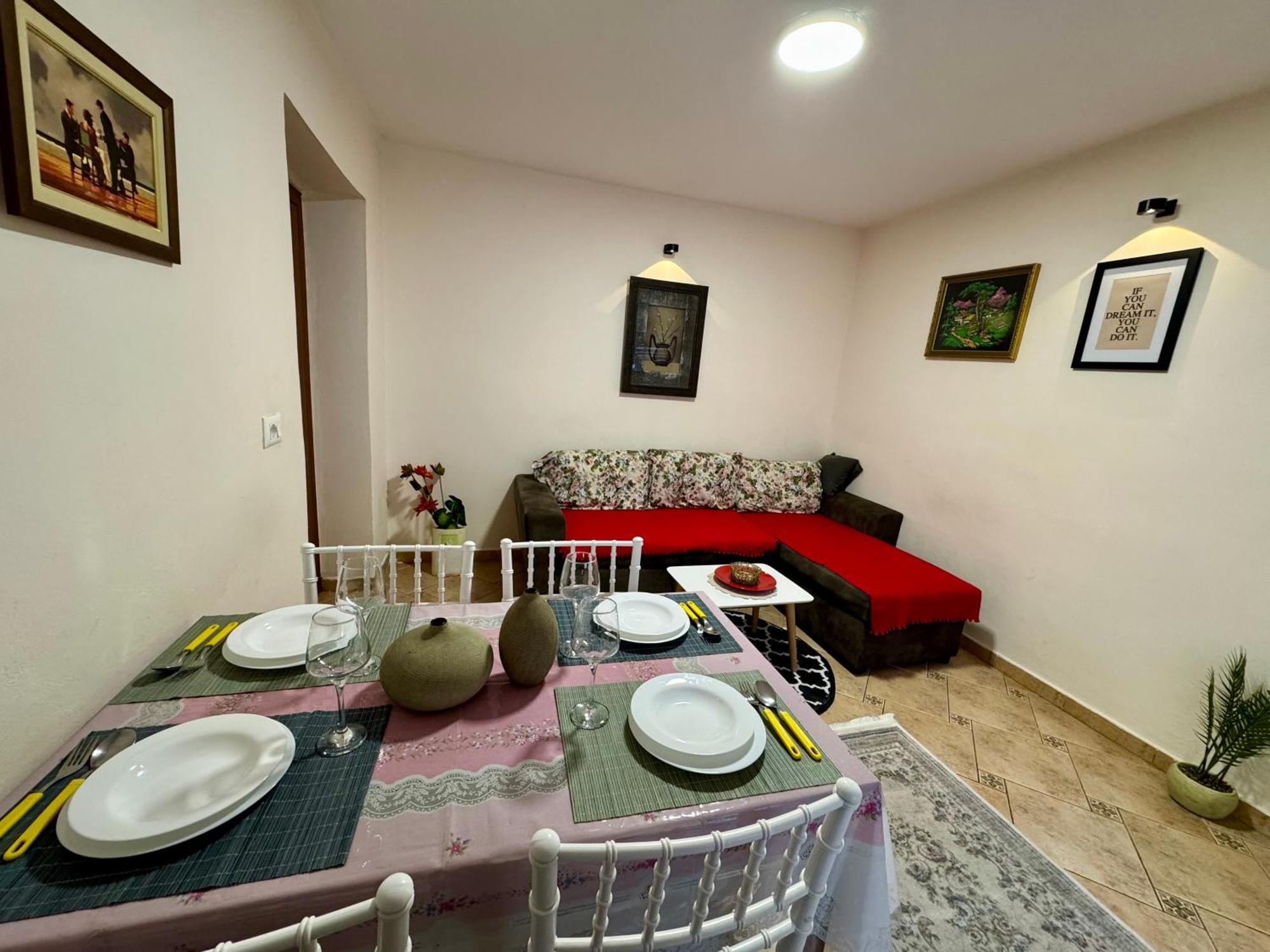 Skerdi'S Apartment - City Center Тирана Екстер'єр фото